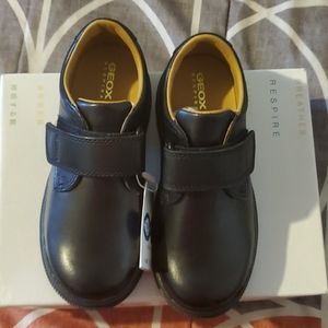 Dress shoes